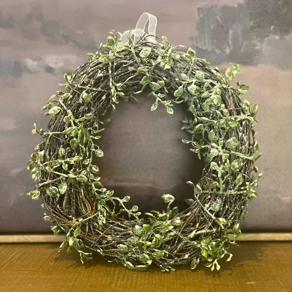 9 Inch Holiday Wreath - Picture 2 of 8